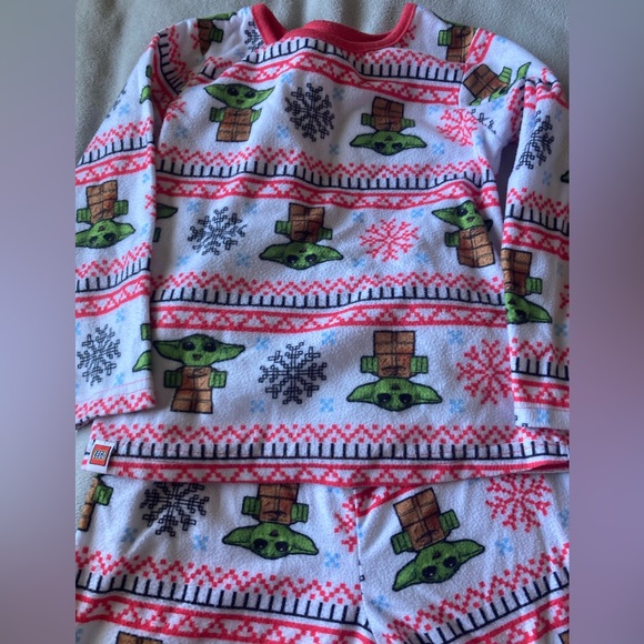 Boys Star Wars Lego Christmas pajamas 4T - Picture 2 of 3